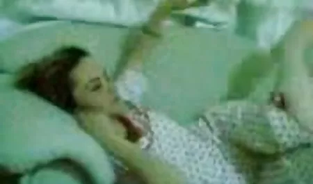 چک کردن آلت تناسلی سکس پورن کم حجم مرد, بیمار