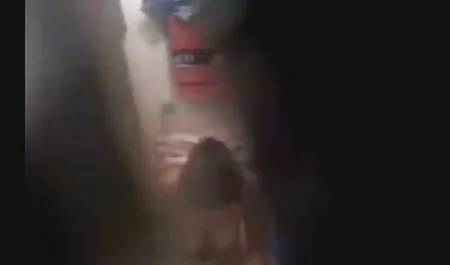 زنان خانه دار از جان گذشته یک تماس لوله های آب جعلی سکس بازیگران پورن