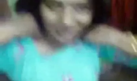 خم شد در کلیپ سکسی التا اوشن مقابل رئیس جوان